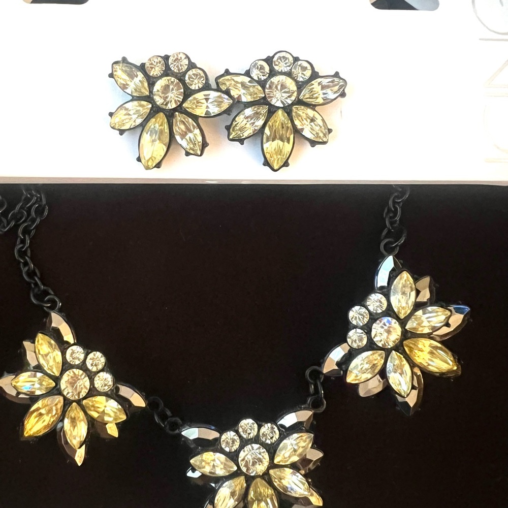 Elegant Yellow Floral Jewelry Set